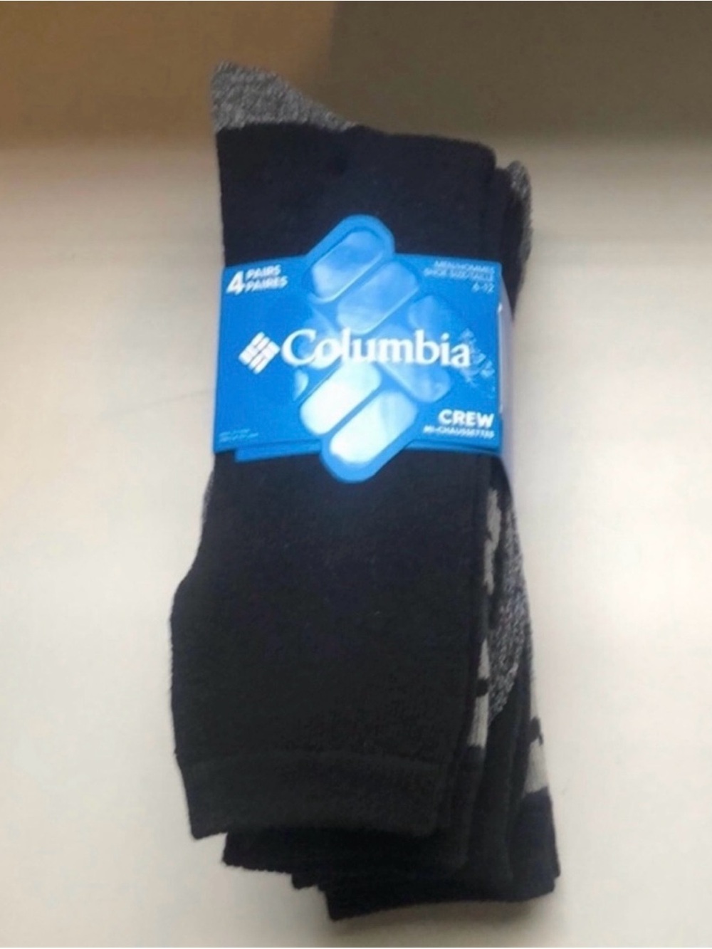 New Columbia Socks Men’s 4 Pair Black & Gray Casual Outdoor Activewear Crew Sock
